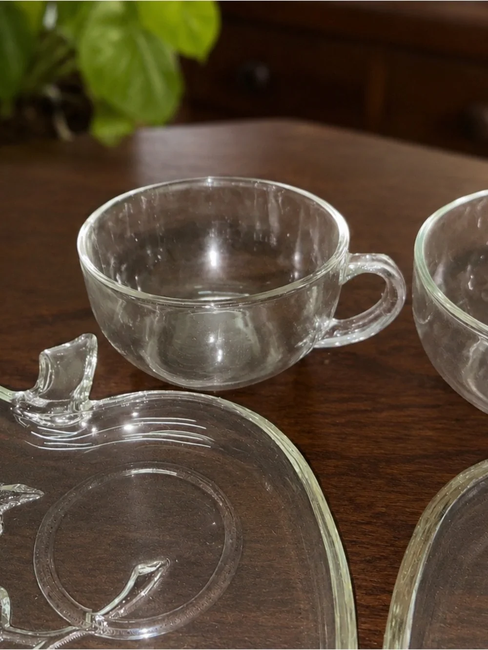 Vintage Clear Glass Apple Snack Set 2 Cups & 2 Apple Shaped Snack Plates